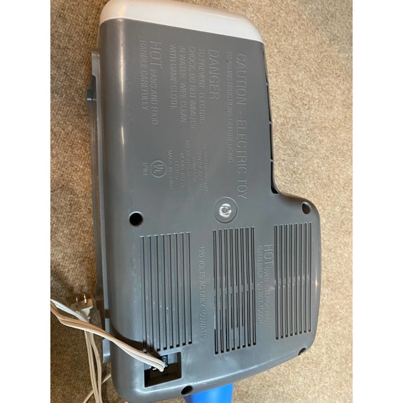 Easy Bake Oven - Picture 5 of 7